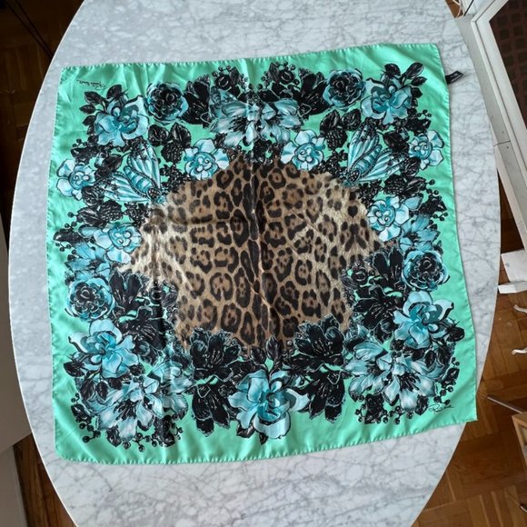 Roberto Cavalli Silk leopard print scarf - Picture 2 of 5